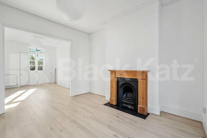 Spacious 6-Bedroom House with Garden on Fairbridge Road Fairbridge Road , Archway