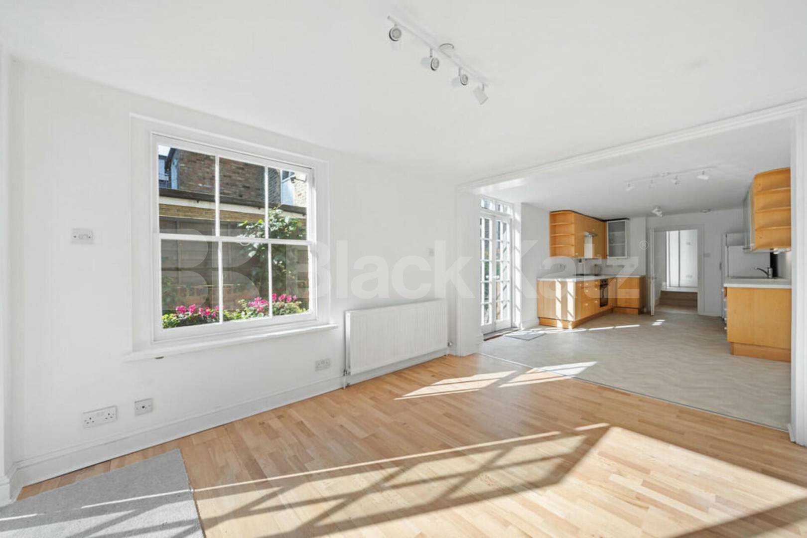Spacious 6-Bedroom House with Garden on Fairbridge Road Fairbridge Road , Archway