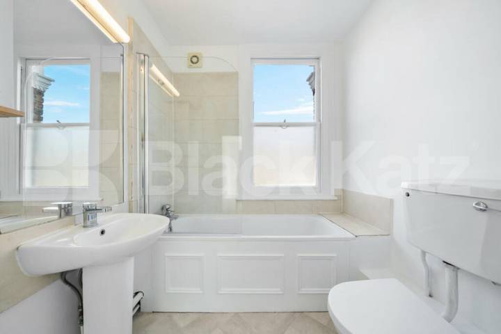 Spacious 6-Bedroom House with Garden on Fairbridge Road Fairbridge Road , Archway