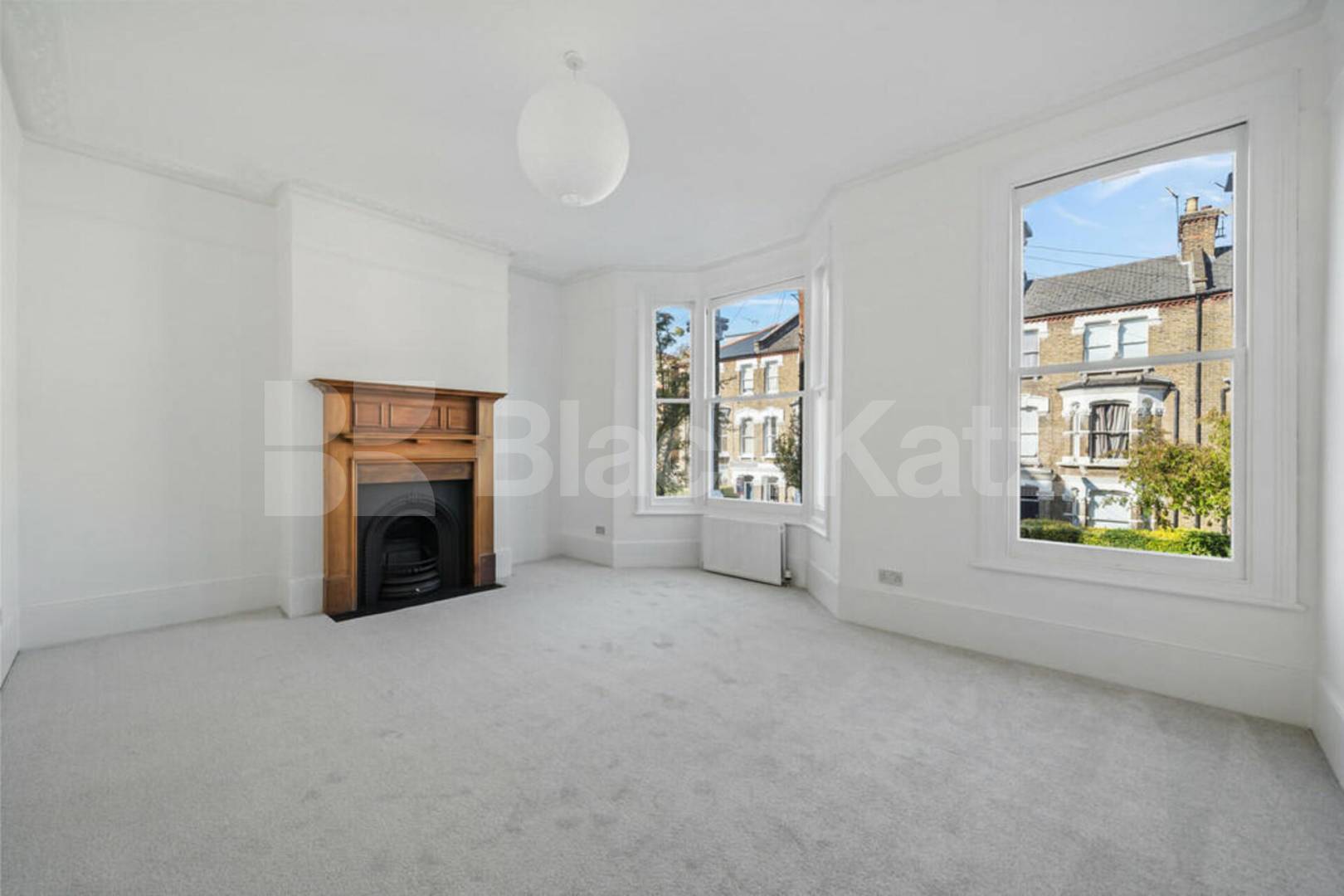 Spacious 6-Bedroom House with Garden on Fairbridge Road Fairbridge Road , Archway