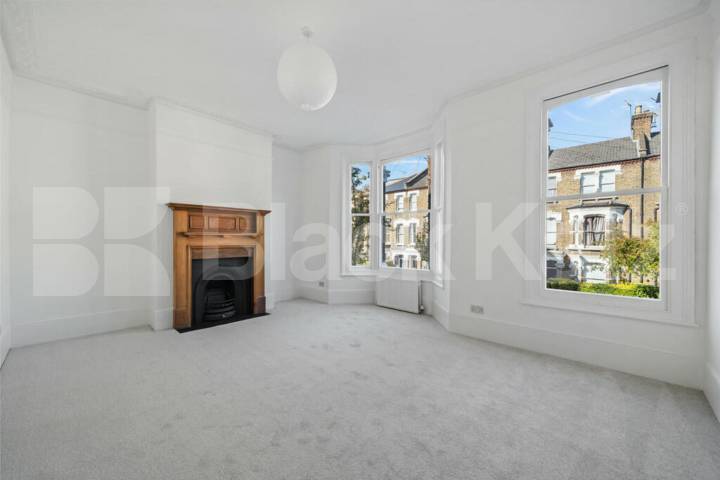 Spacious 6-Bedroom House with Garden on Fairbridge Road Fairbridge Road , Archway