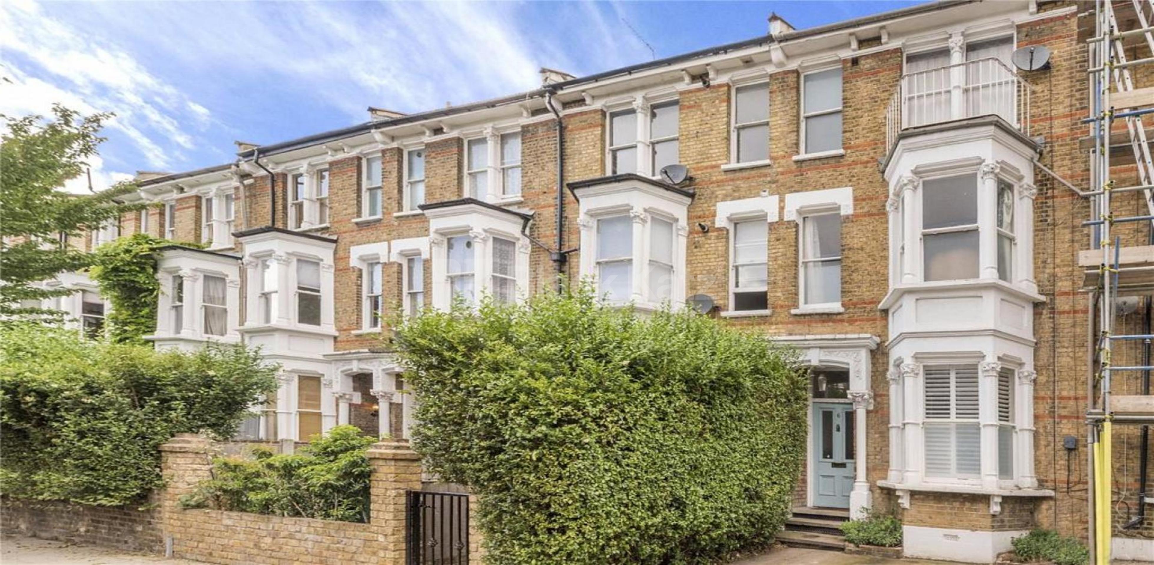 			3 Bedroom, 1 bath, 1 reception Flat			 Fairmead Road, TUFNELL PARK N19 N19