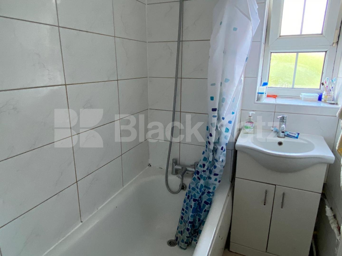 			NEW INSTRUCTION , 3 Bedroom, 1 bath, 1 reception Apartment			 Falmouth Road , Borough 