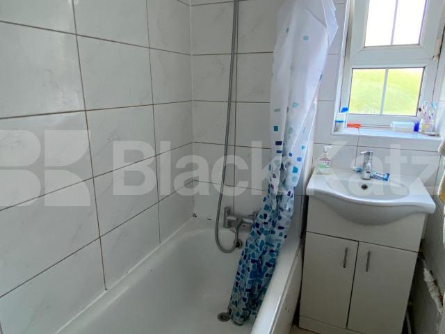 			NEW INSTRUCTION , 3 Bedroom, 1 bath, 1 reception Apartment			 Falmouth Road , Borough 