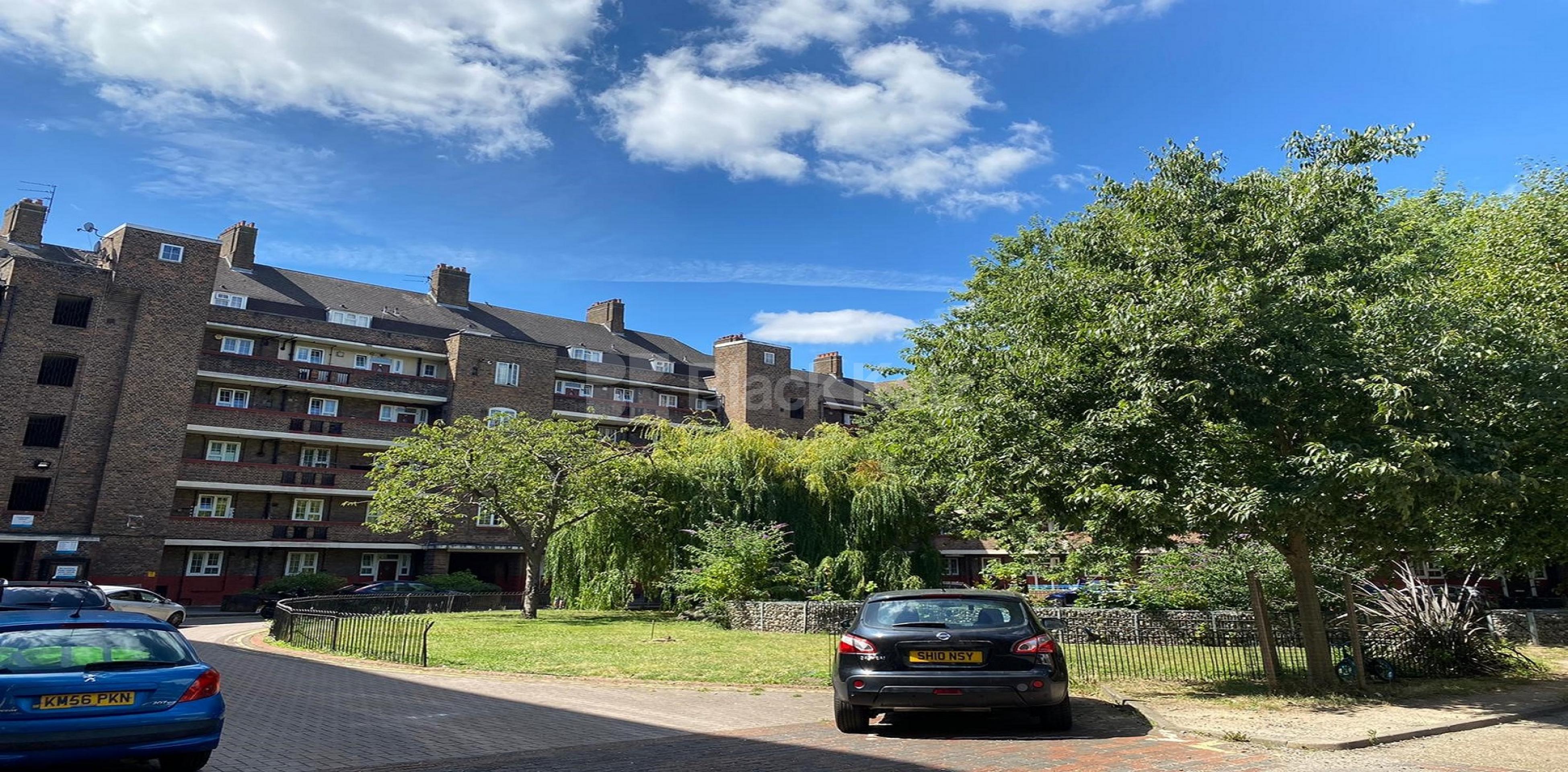 			NEW INSTRUCTION , 3 Bedroom, 1 bath, 1 reception Apartment			 Falmouth Road , Borough  SE1