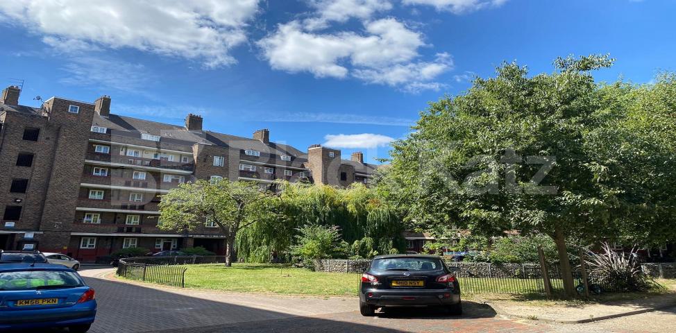 			NEW INSTRUCTION , 3 Bedroom, 1 bath, 1 reception Apartment			 Falmouth Road , Borough 