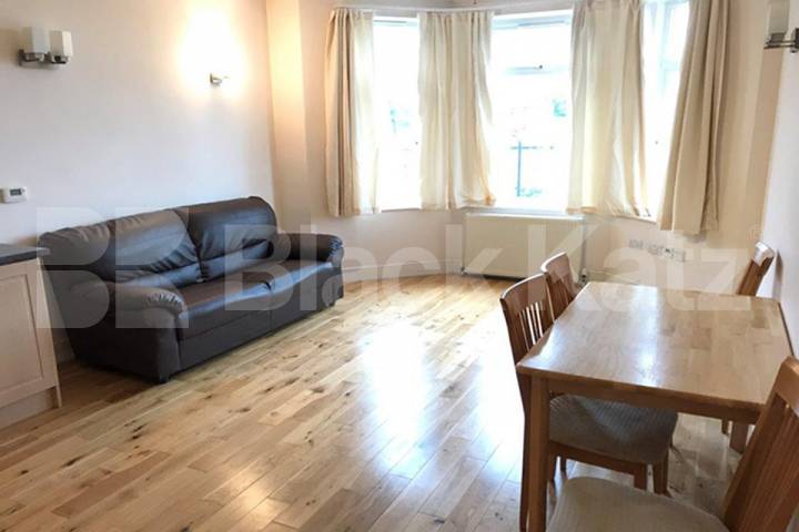 Bright and airy one bedroom property in stunning mansion block Farnan Lodge. Farnan Rd.  , Streatham