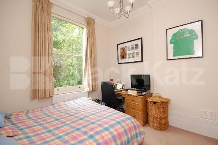Spacious two bedrooom two bathroom set in a period conversion  Belsize Park Gardens, Belsize Park