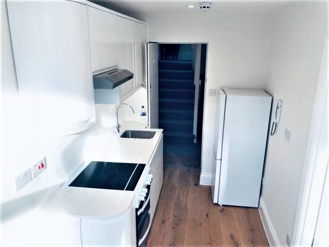 			ELECTRICITY & GAS INCLUDED, 1 Bedroom, 1 bath, 1 reception Apartment			 Agamemnon Road, WEST HAMPSTEAD