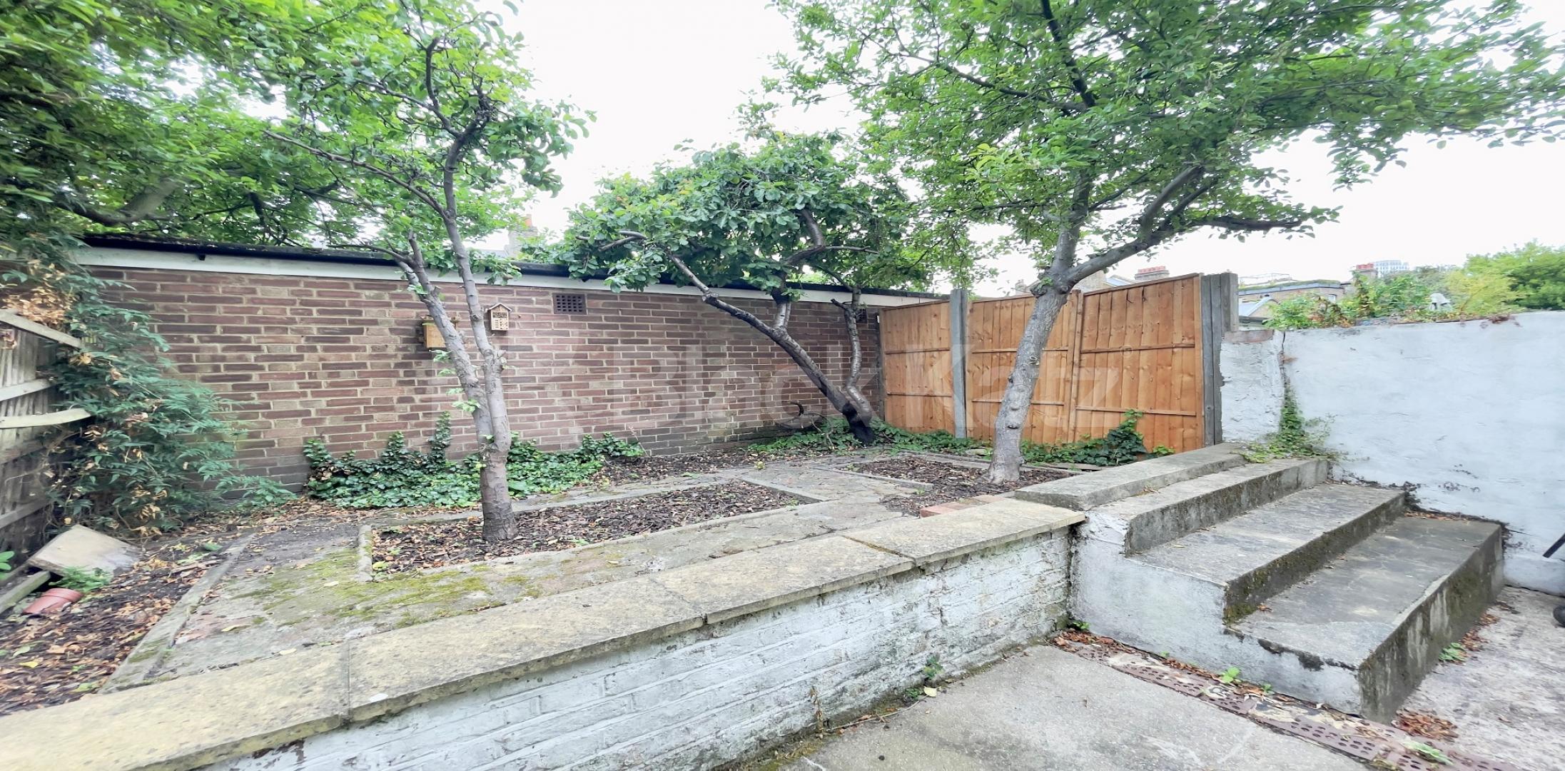 			LET , 2 Bedroom, 1 bath, 1 reception Apartment			 Elliotts Row, Elephant & Castle/Lambeth North