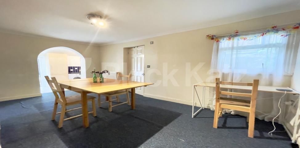 			LET , 2 Bedroom, 1 bath, 1 reception Apartment			 Elliotts Row, Elephant & Castle/Lambeth North