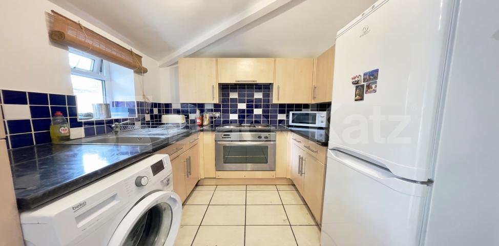 			LET , 2 Bedroom, 1 bath, 1 reception Apartment			 Elliotts Row, Elephant & Castle/Lambeth North