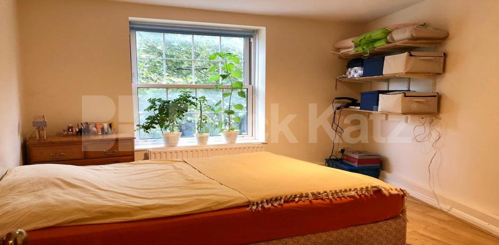 Two Bedroom apartment (no lounge) Harper Road, Borough