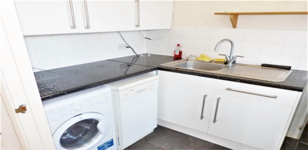 			1 Bedroom, 1 bath, 1 reception Flat			 Deanery Close, EAST FINCHLEY