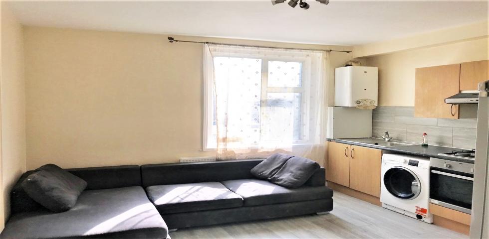 			3 Bedroom, 1 bath, 1 reception Flat			 High Road, WILLESDEN GREEN/DOLLIS HILL 