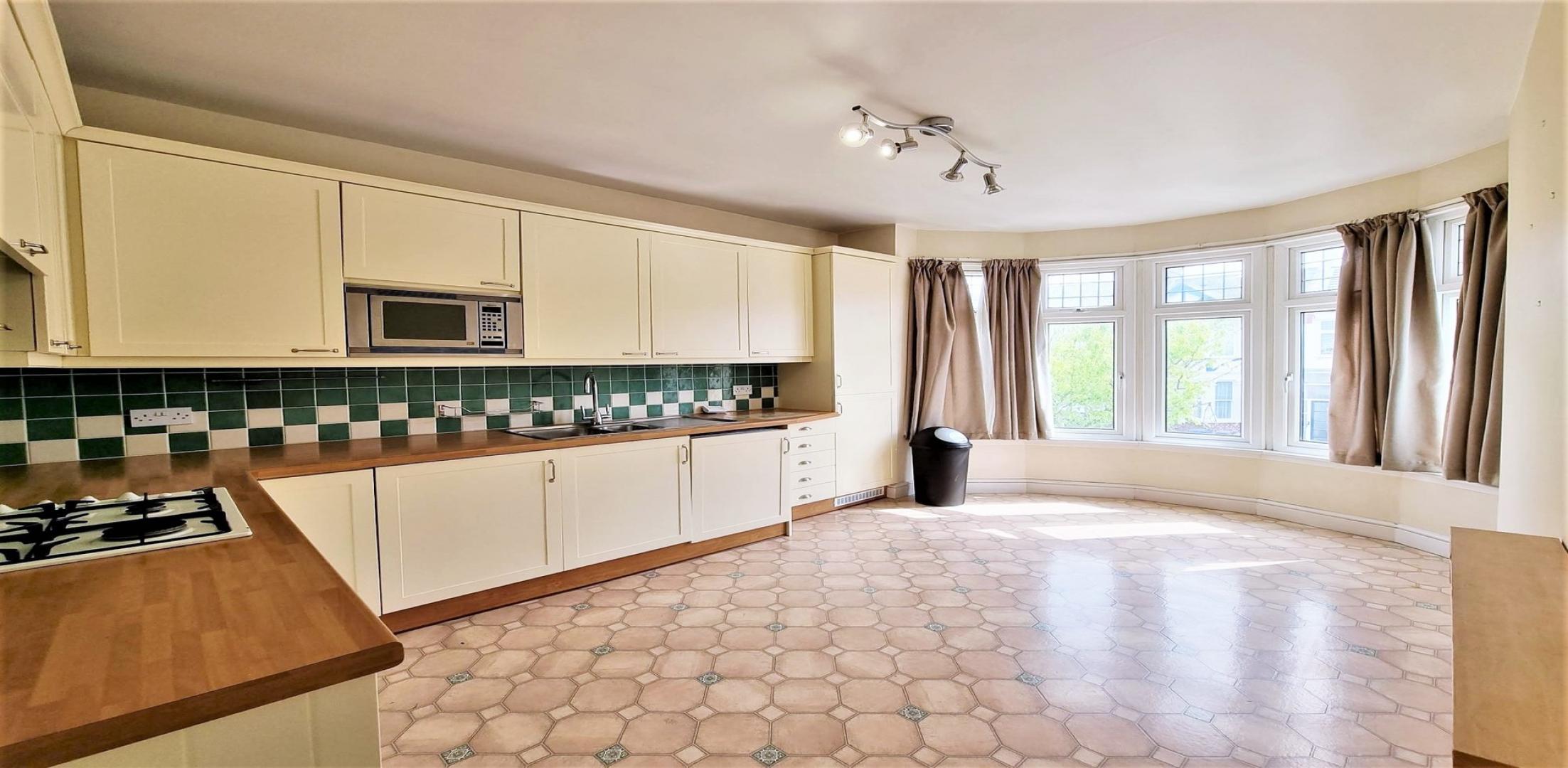 			2 Bedroom, 1 bath, 1 reception Flat			 Caddington Road, CRICKLEWOOD