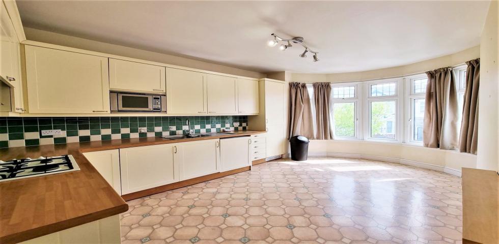 			2 Bedroom, 1 bath, 1 reception Flat			 Caddington Road, CRICKLEWOOD