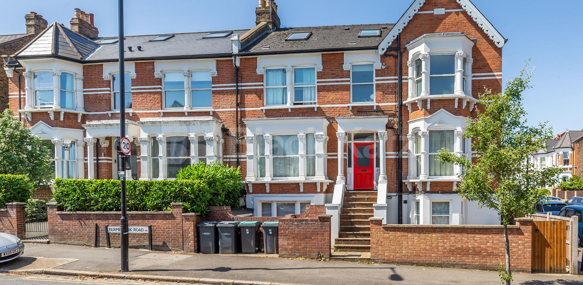 			2 Bedroom, 2 bath, 1 reception Flat			 Ferme Park Road, Crouch End