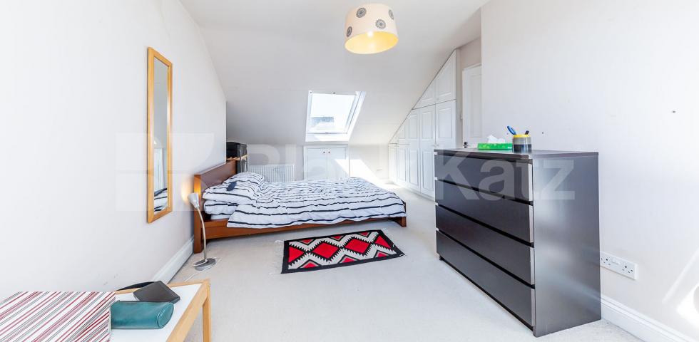 			2 Bedroom, 2 bath, 1 reception Flat			 Ferme Park Road, Crouch End