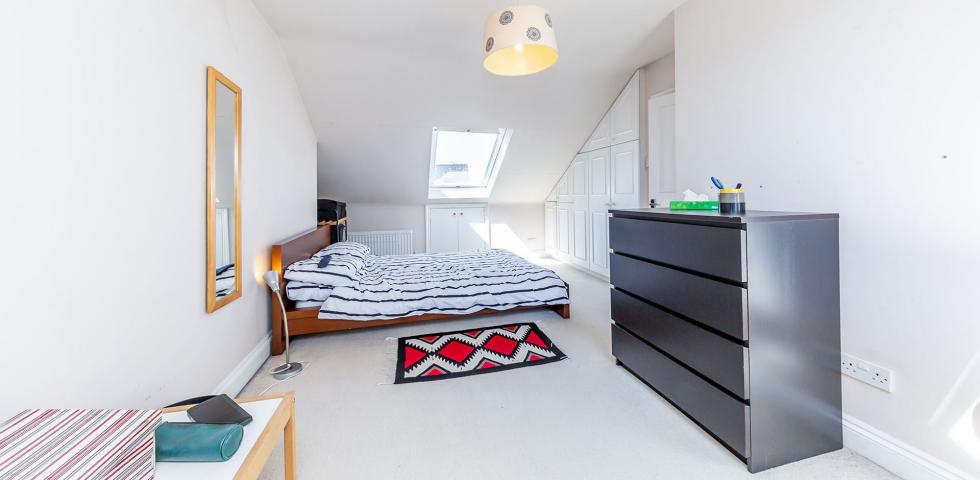 			2 Bedroom, 2 bath, 1 reception Flat			 Ferme Park Road, Crouch End