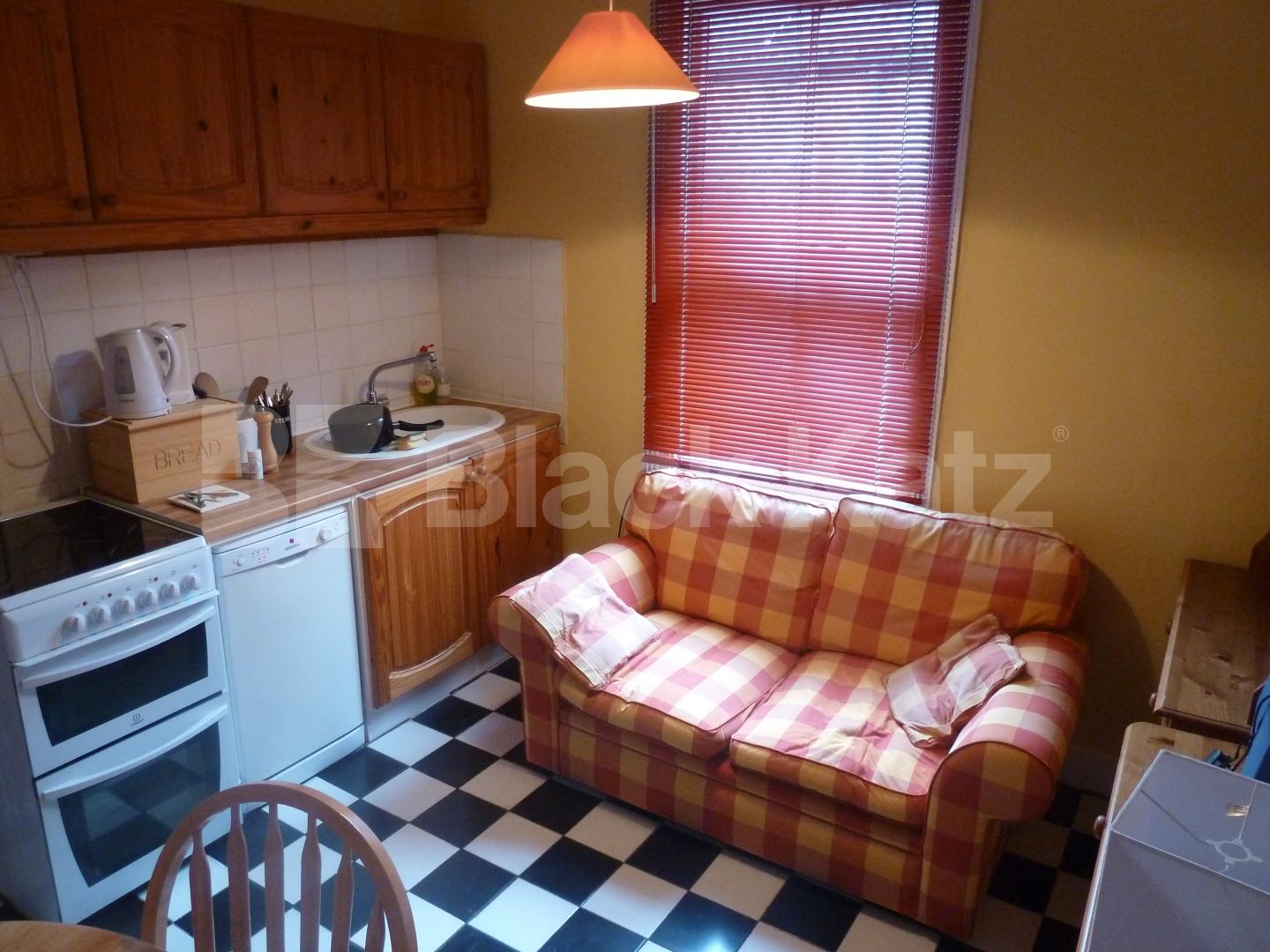 			2 Bedroom, 1 bath, 1 reception Flat			 Ferndale Road, SEVEN SISTERS