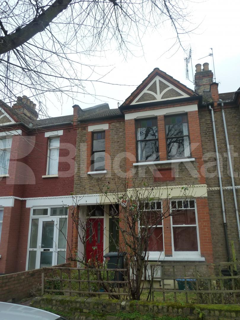 			2 Bedroom, 1 bath, 1 reception Flat			 Ferndale Road, SEVEN SISTERS