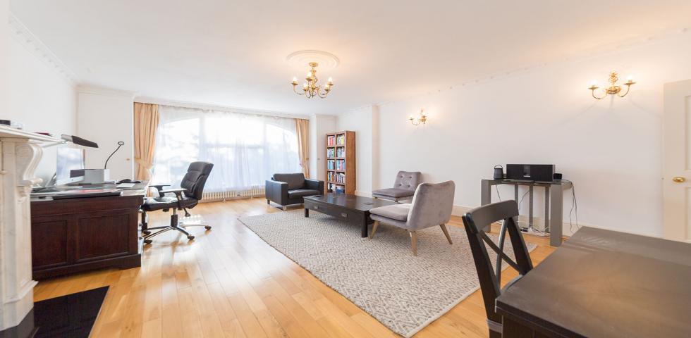 Large Apartment with Communal Garden Broadhurst Gardens, West Hampstead