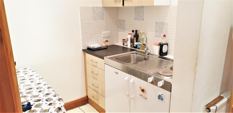 			COUNCIL TAX, GAS and WATER INCLUDED, Studio Apartment, 1 bath, 1 reception Studio			 Heathfield Park, WILLESDEN GREEN