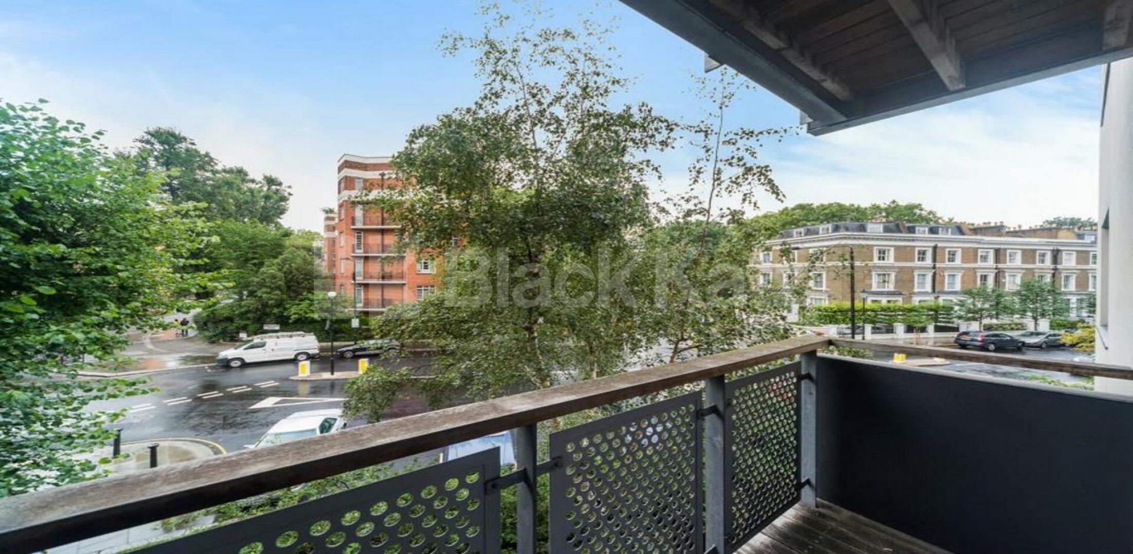 			2 Bedroom, 1 bath, 1 reception Apartment			 Addison Road , Holland Park