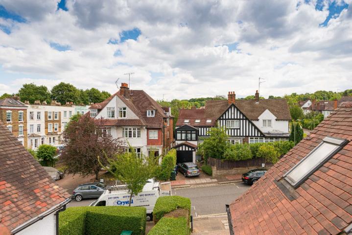 Modern and Central Apartment Park Drive, Golders Green