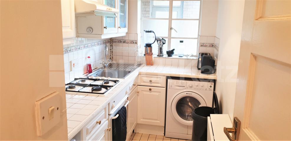 			HEATING and HOT WATER INCLUDED, 1 Bedroom, 1 bath, 1 reception Flat			 The Grampians, Shepherds Bush Road, Shepherds Bush