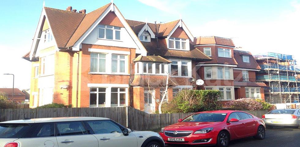 			UNDER OFFER , 1 Bedroom, 1 bath, 1 reception Apartment			 Farnan Lodge. Farnan Rd.  , Streatham
