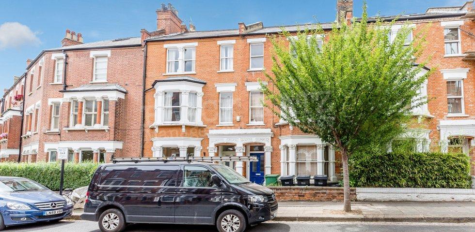 			2 Bedroom, 1 bath, 1 reception Apartment			 Mackeson Road, HAMPSTEAD HEATH
