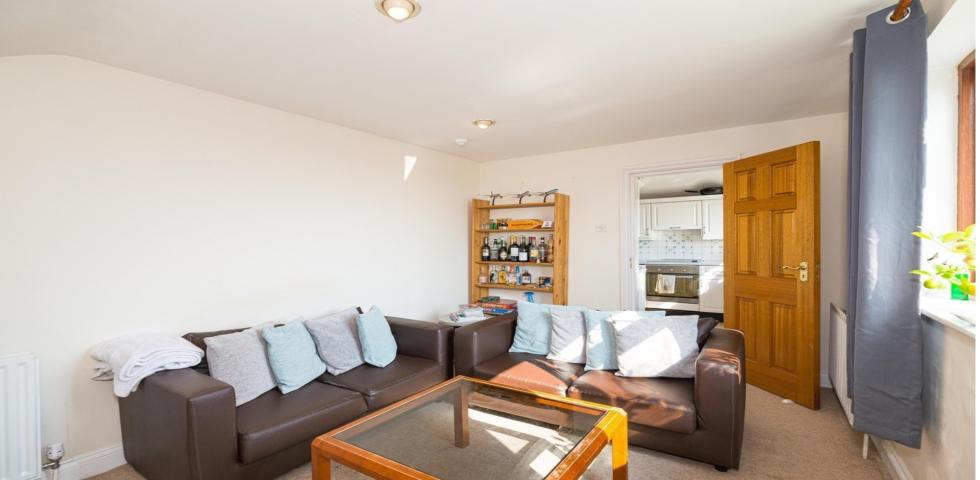 			3 Bedroom, 1 bath, 1 reception Flat			 Dollis Hill Lane, DOLLIS HILL