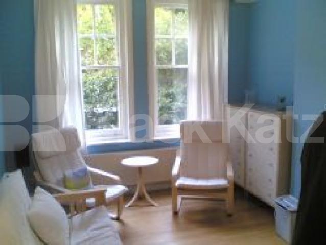 			2 Bedroom, 1 bath, 1 reception Flat			 Fieldway Crescent, HIGHBURY N5