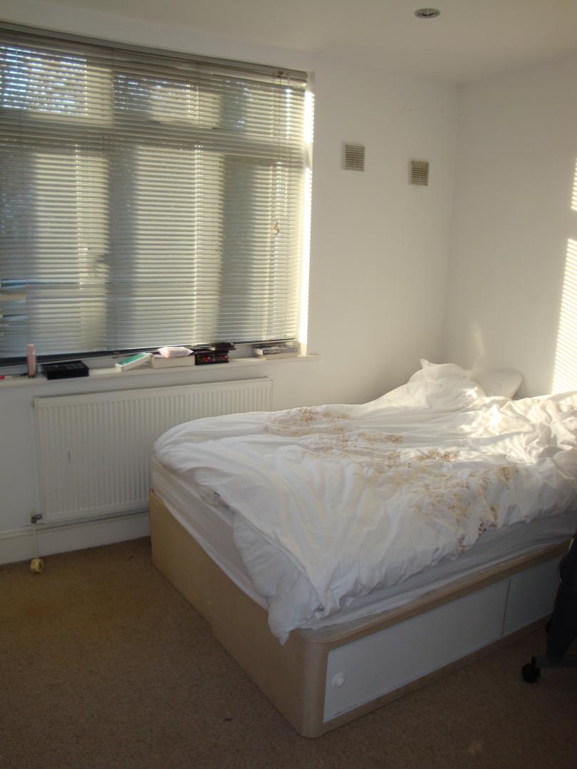 			2 Bedroom, 1 bath, 1 reception Flat			 Finchley Road, GOLDERS GREEN