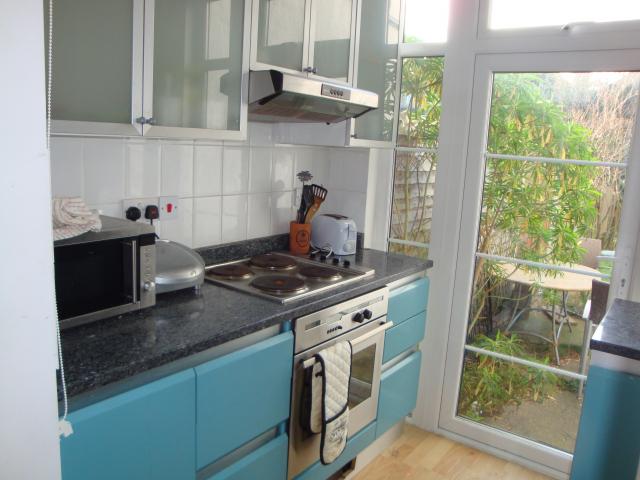 			2 Bedroom, 1 bath, 1 reception Flat			 Finchley Road, GOLDERS GREEN