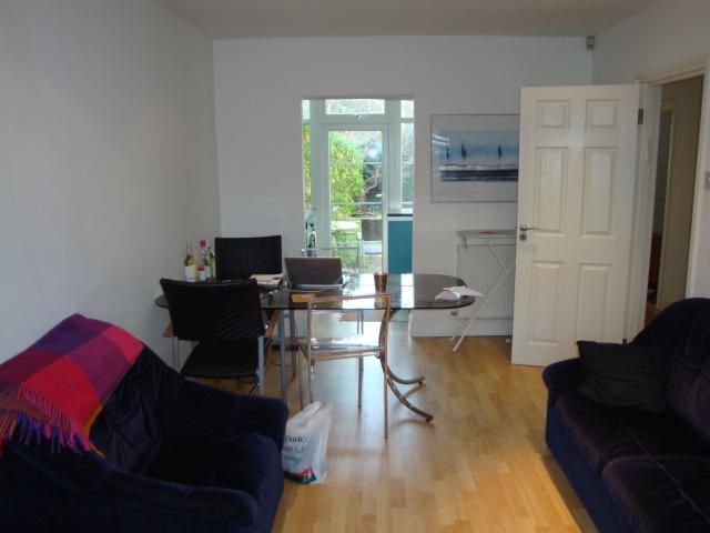 			2 Bedroom, 1 bath, 1 reception Flat			 Finchley Road, GOLDERS GREEN