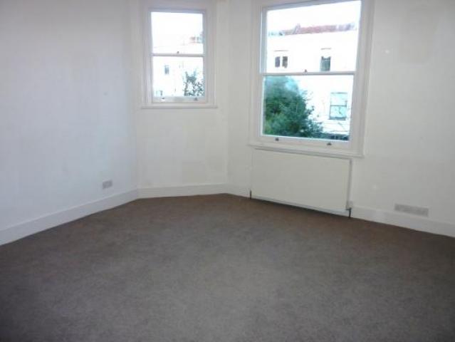 			2 Bedroom, 1 bath, 1 reception Flat			 Finstock Road, LADBROKE GROVE