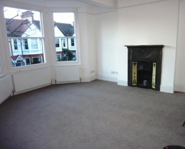			2 Bedroom, 1 bath, 1 reception Flat			 Finstock Road, LADBROKE GROVE