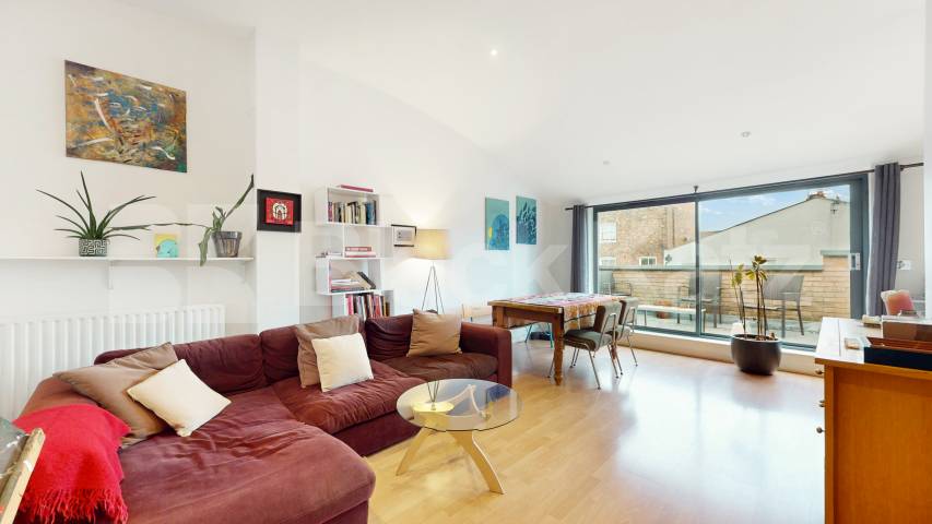Elegant Two Bedroom Top Floor Residence with Private Balcony Barnsbury Grove, Caledonian Road / Kings Cross