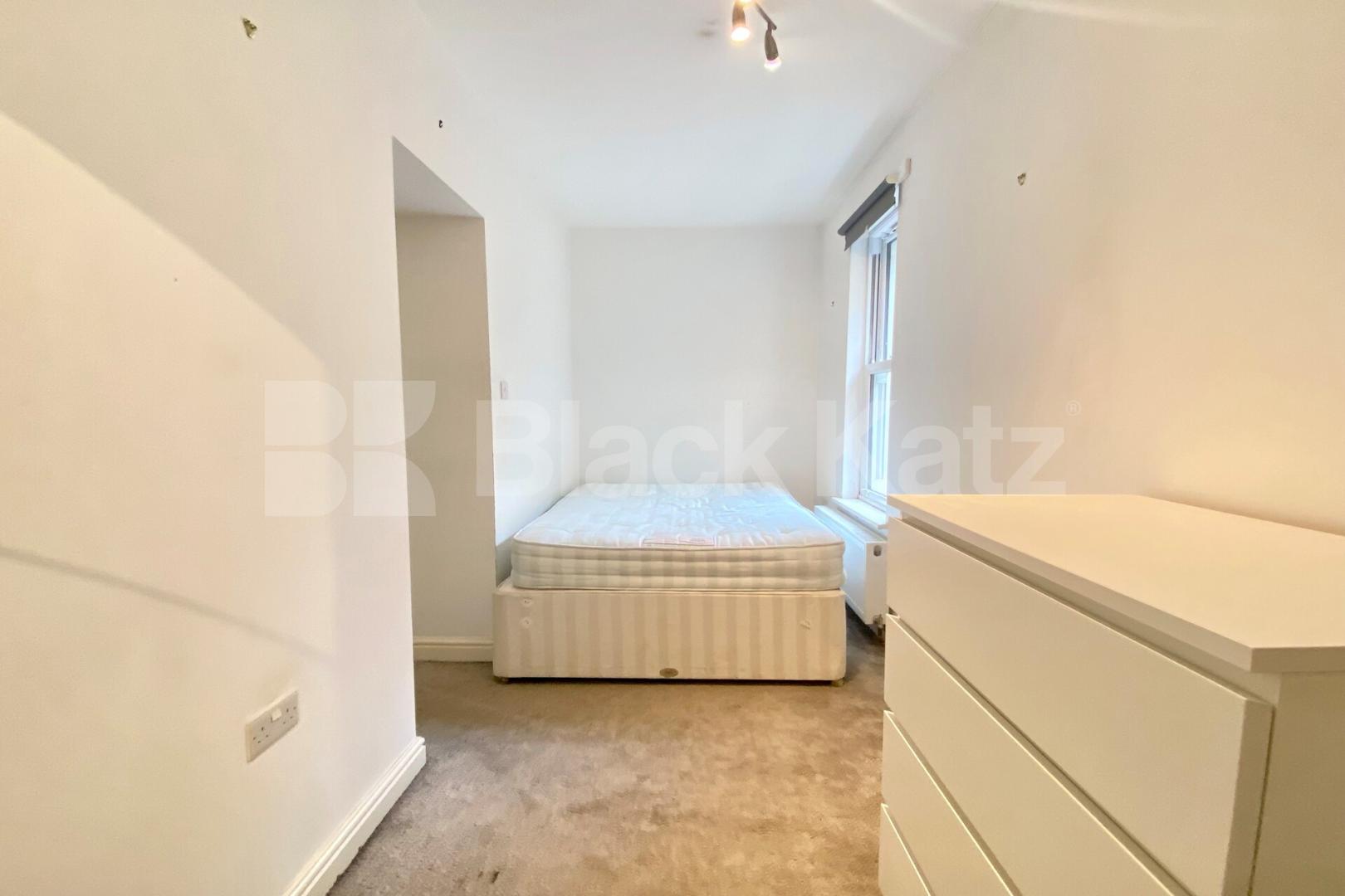 Very Spacious 4 bedroom 2 bathroom property with access to a private garden Hillmarton Road, Hillmarton Conservation Area 