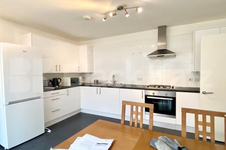 Very Spacious 4 bedroom 2 bathroom property with access to a private garden Hillmarton Road, Hillmarton Conservation Area 