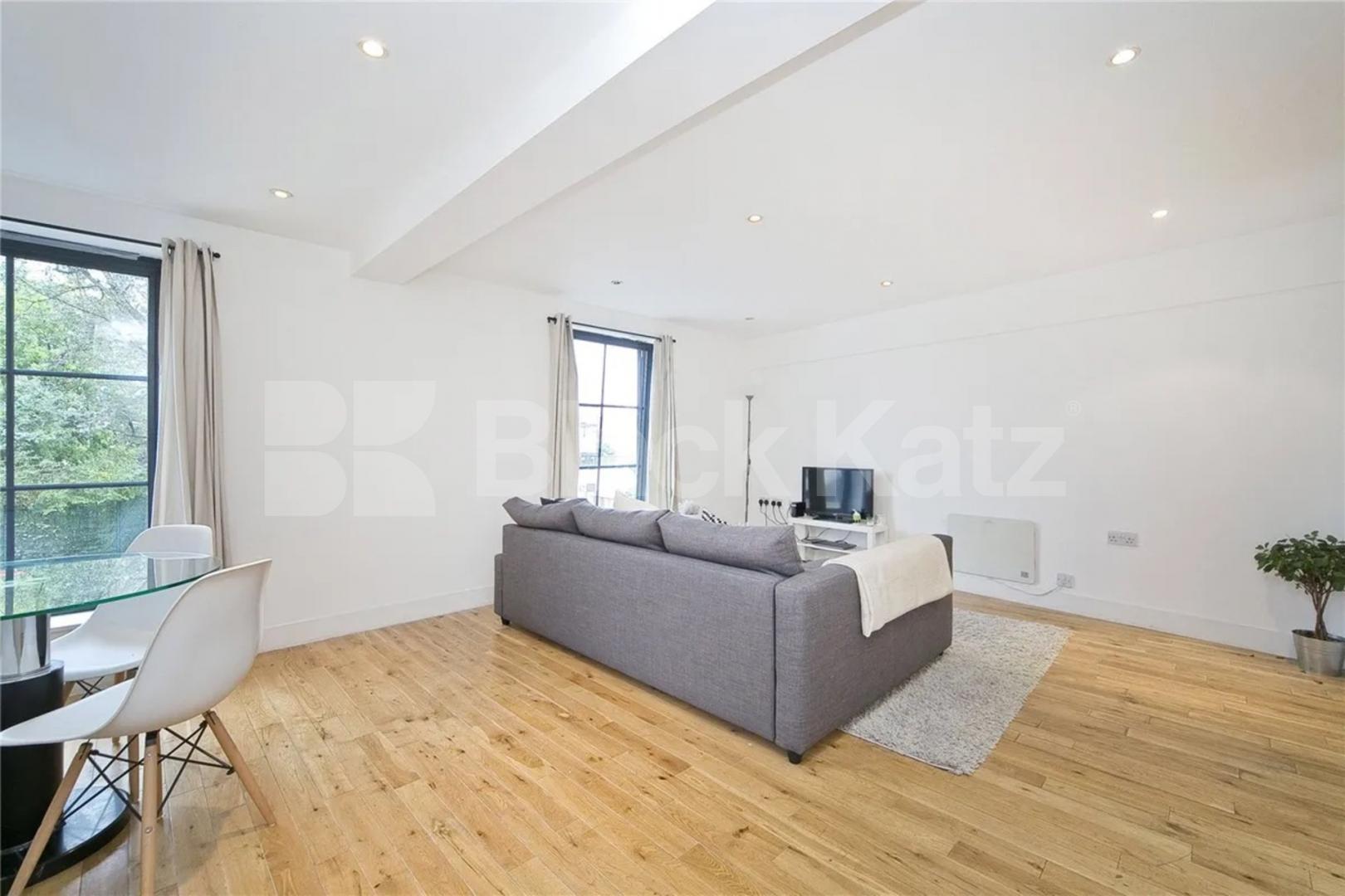 Large 2 bed 2 bath located within a secure modern development York Way, Islington