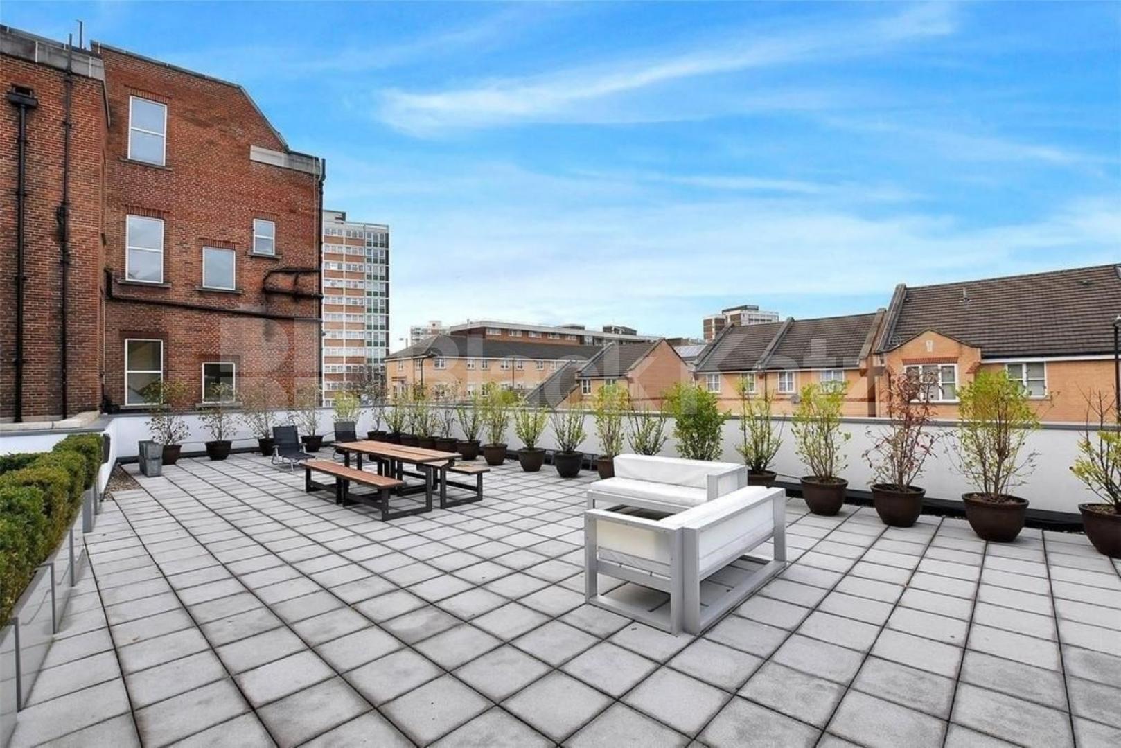 Spectacular 2 bedroom property with balcony and large communal terrace Mintern Street, Hoxton / Islington