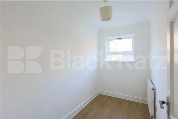 Ground floor two bedroom property moments from Caledonian Road Ponder Street, Caledonian Road