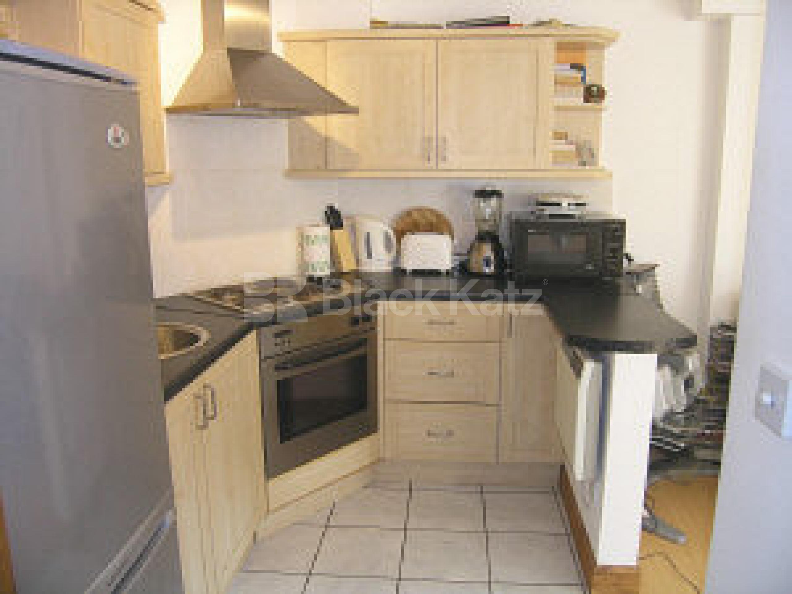 			LET!, 1 Bedroom, 1 bath, 1 reception Flat			 Rathcoole Avenue, CROUCH END N8