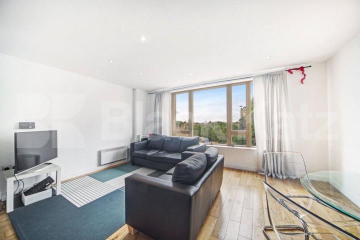 Modern 2 bed 2 bath property within a secure new development  York Way, Islington