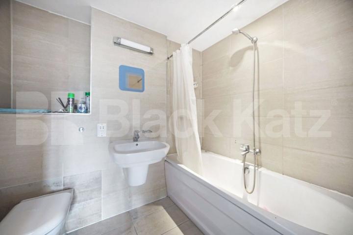 Modern 2 bed 2 bath property within a secure new development  York Way, Islington