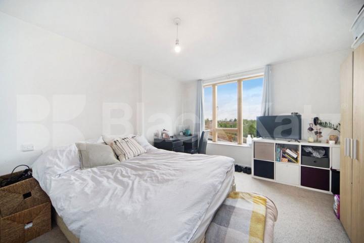 Modern 2 bed 2 bath property within a secure new development  York Way, Islington